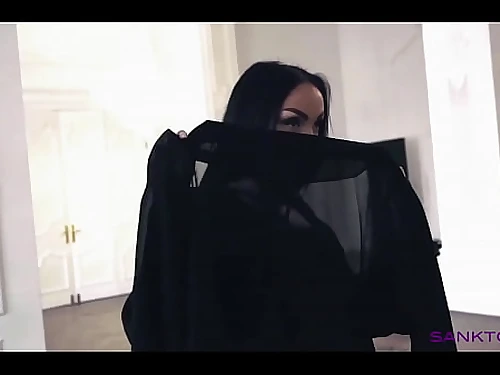 SANKTOR 042 - ARABIAN Lady DANCING STRIPTEASE