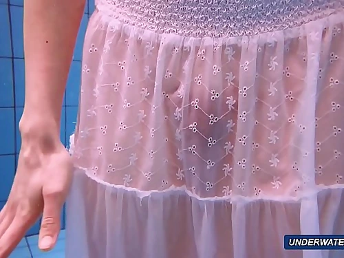 Unbelievable unshaved underwatershow by Marketa