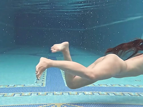 Sazan Cheharda on and underwater nude swimming